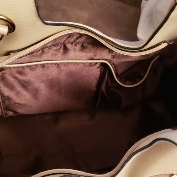 MK purse - Picture 4 of 4
